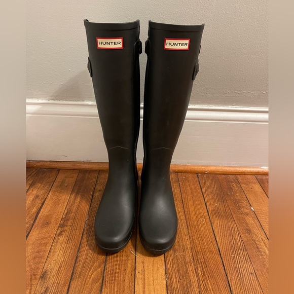 Navy Blue Hunter Boots Size 5 - Picture 2 of 4